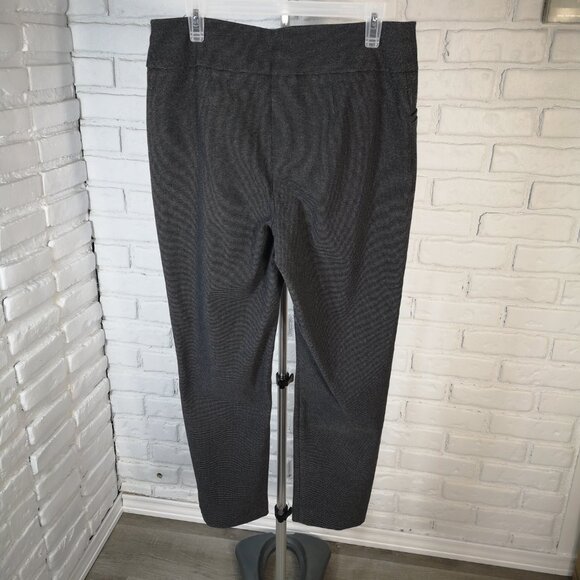 Perfect Stretch by Chico's Ladies Size 1.5 Short (Approx. 8-10 US) Dk Grey Pants - Picture 2 of 9